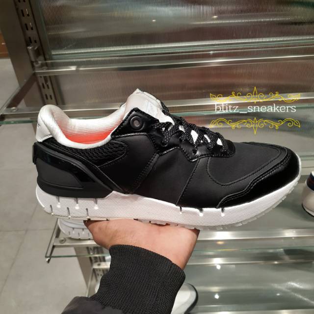 Sepatu Sneakers Onitsuka Tiger Rebilac Runner MP Black/Black