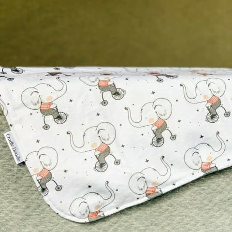 CRADLE DOODLE Basic Travel Blanket / Selimut Bayi