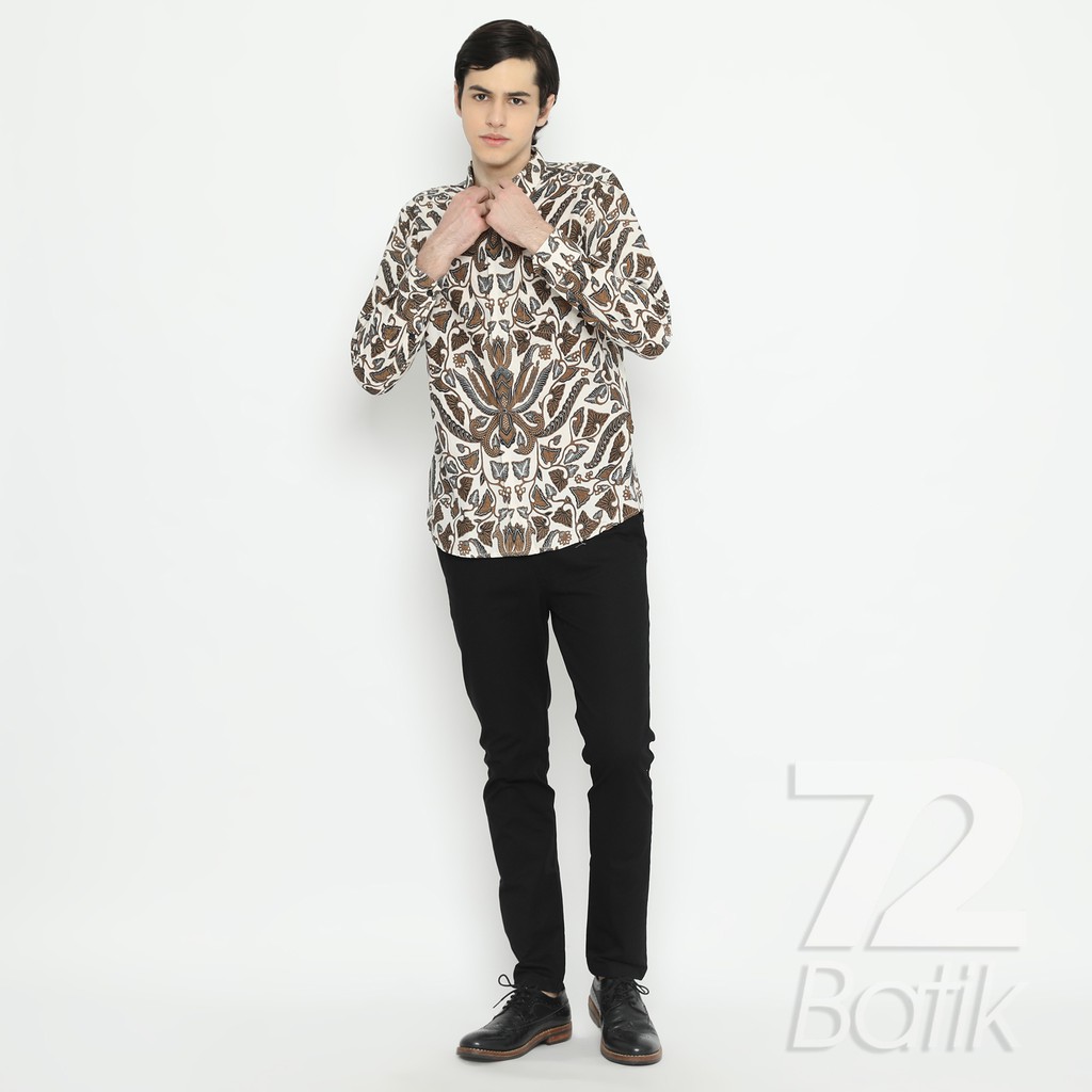 KEMEJA BATIK PRIA Lengan Panjang Slimfit Premium Warna Putih Coklat Chokelat 724492 Cap 72 - Baju Kemeja Atasan Pakaian Setelan Batik Pria Cowok Laki Laki Remaja Keluarga Kantor Lengan Panjang Modern Slimfit Slim Fit Premium Kekinian