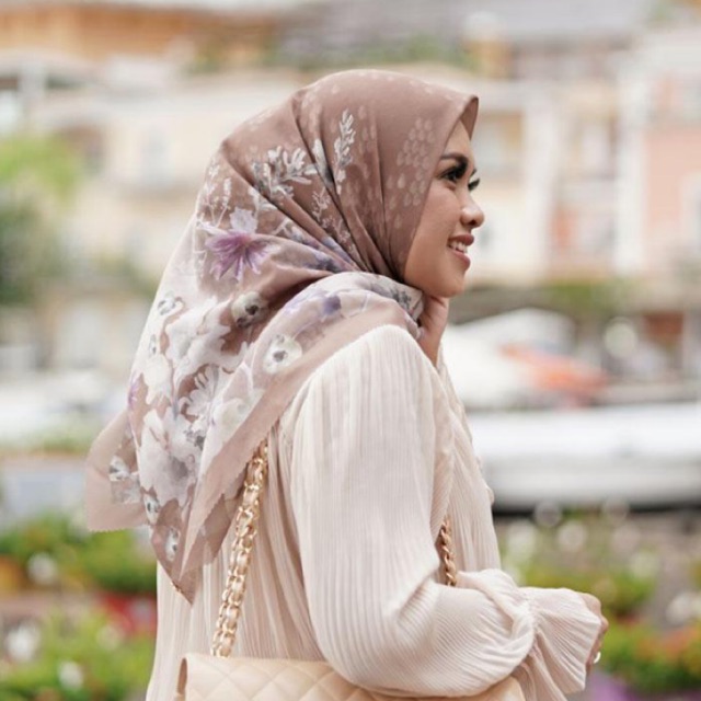 Buttonscarves Fiore Tan New (As Is)