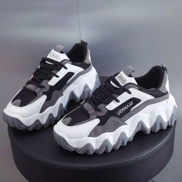 Sepatu Sneakers Wanita Model Sport kasual Korea Bahan Kulit PU Keren Abiss