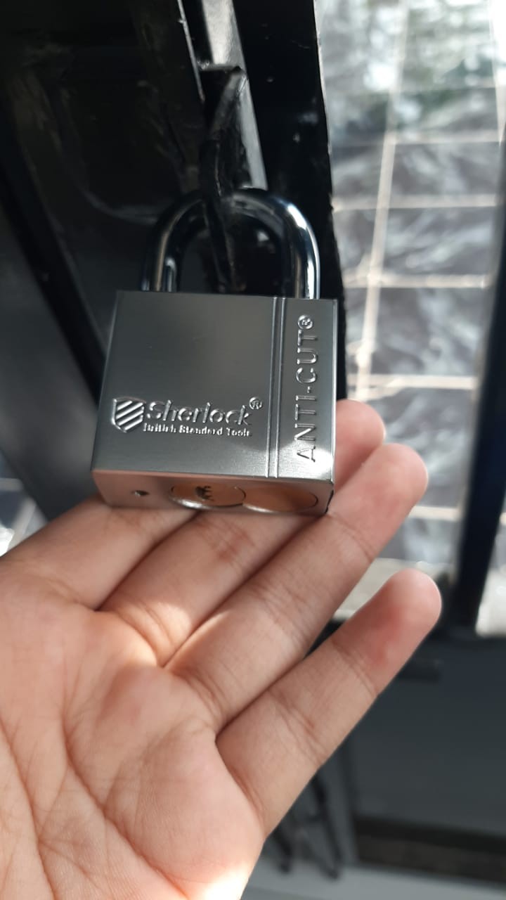 Gembok Rumah / Toko / Pagar Sherlock Anti Cut 40 Mm Pendek Computer Key