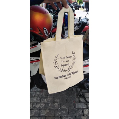 

Tas Spunbond Box P 25xL 25x T 29cm