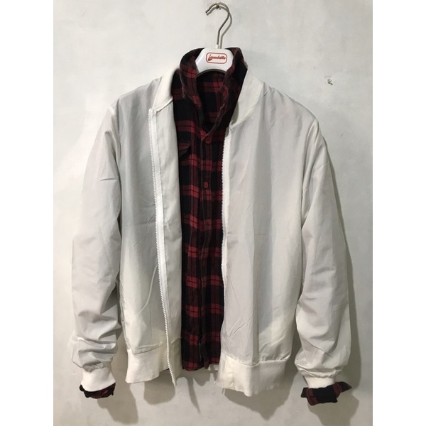 Preloved Jaket Bomber Pria Putih Broken White size L waterproof