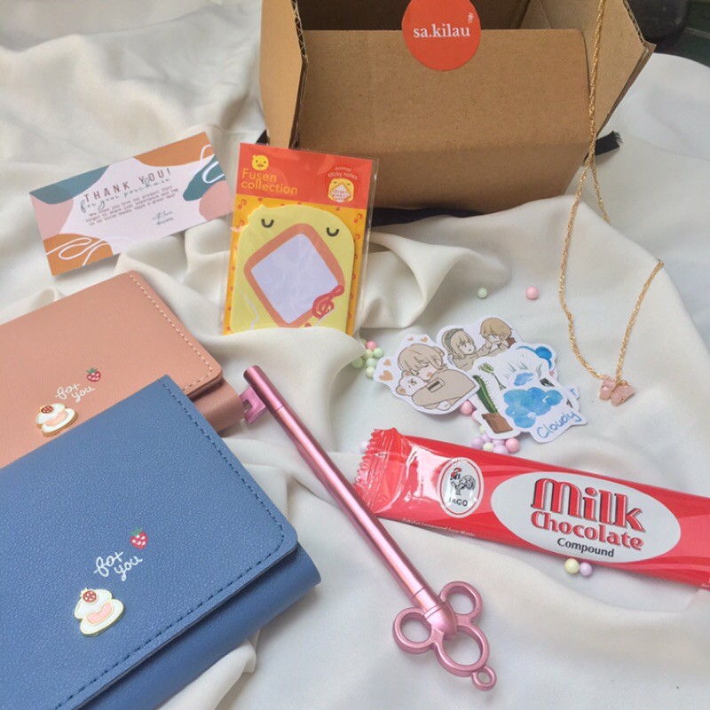 

Gift Box ( kado ulang tahun, graduation, anniversary )