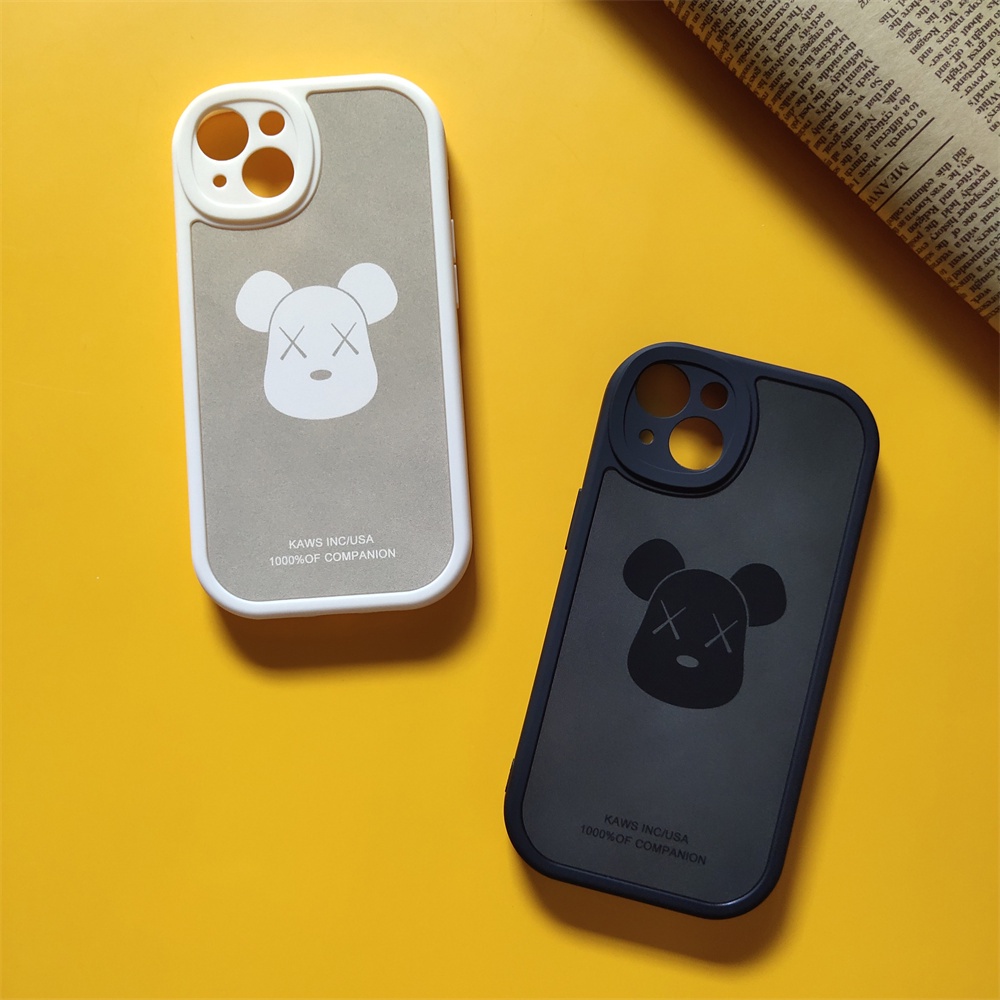 Casing Soft Case Motif Kaws Untuk iPhone 6 / 7 / 8 Plus / X / XR / Xs Max 13 / 12 / 11 Pro Max