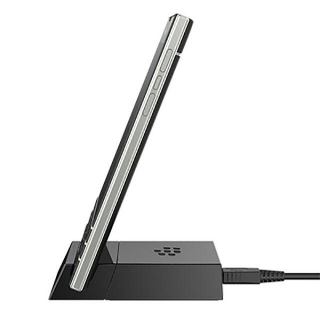 Blackberry Passport Silver Edition Sync / Charging Pod / Desktop Dock - Black