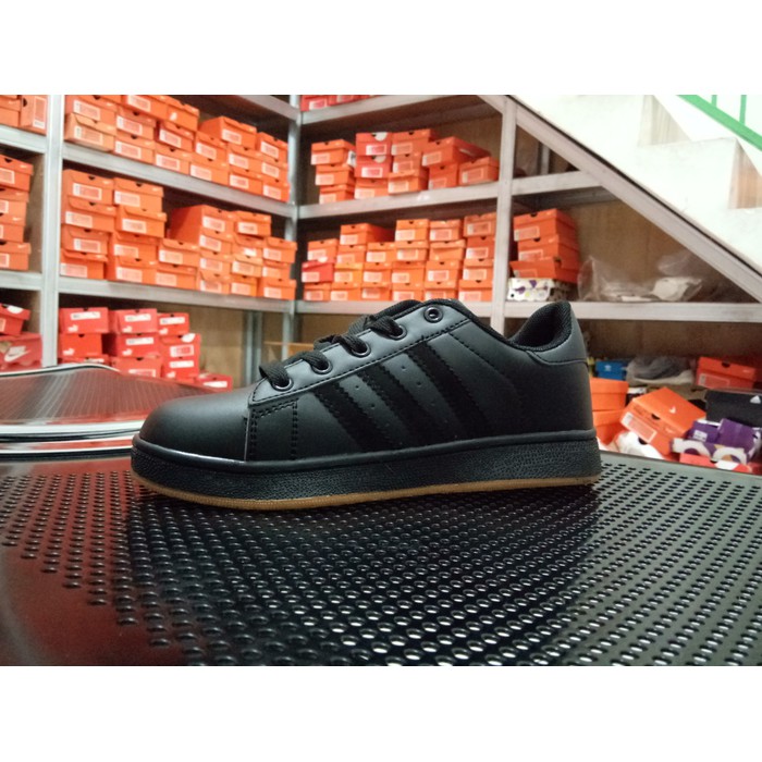 TERKINI SEPATU ADIDAS SB - SEPATU ANAK SEKOLAH - SEPATU ADIDAS HITAM BLACK KEREN