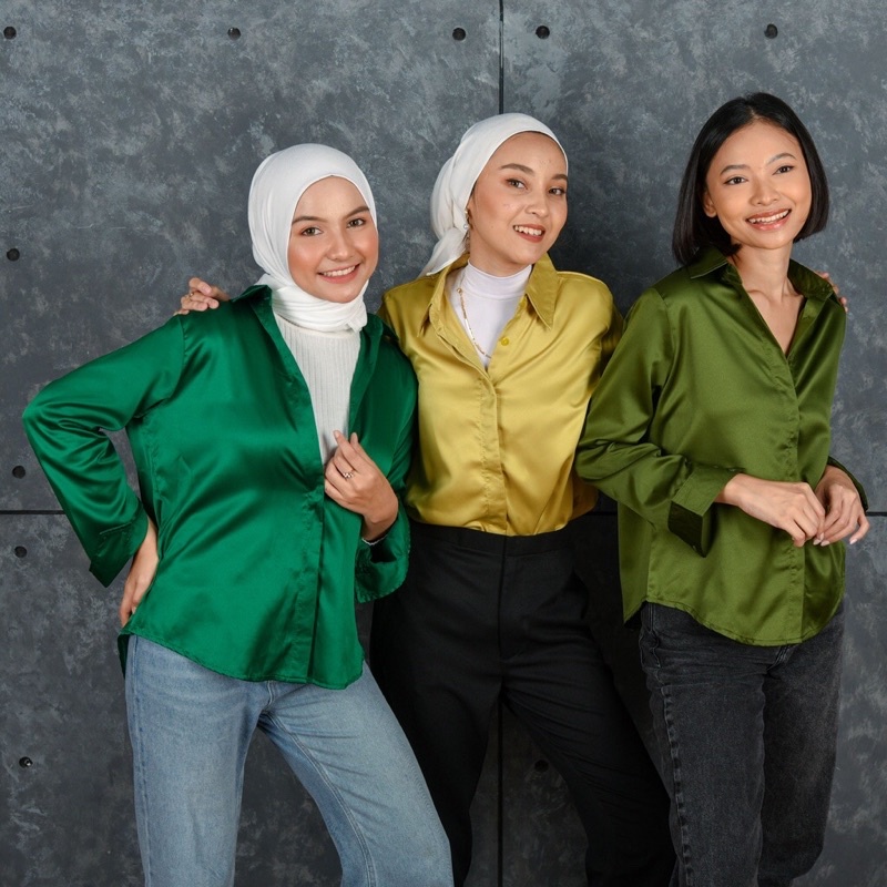 Kemeja satin / Kemeja satin wanita / Kemeja kerja / Baju satin / Baju kerja / Pakaian wanita / Kemej