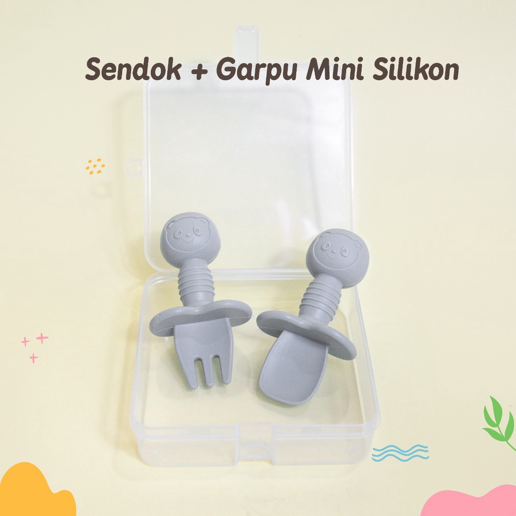 1 set sendok garpu + box silicon, silikon anti sedakSPOON / HIGH QUALITY FOOD GRADE BABY SILICONE SPOON / BABY TRAINING FORK &amp; SPOON/ BABY FEEDING SPOON SET  SILICONE TRAINING MINI SPOON And FORK PREMIUM SENDOK GARPU Makan Bayi Silikon silikon BPA Free Fo