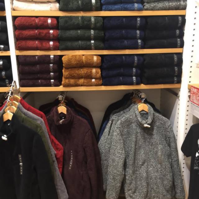 JAKET FLEECE UNIQLO