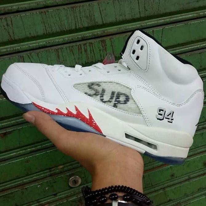 GROSIR NIKE AIR JORDAN 5 RETRO "SUPREME" PREMIUM EKONOMIS