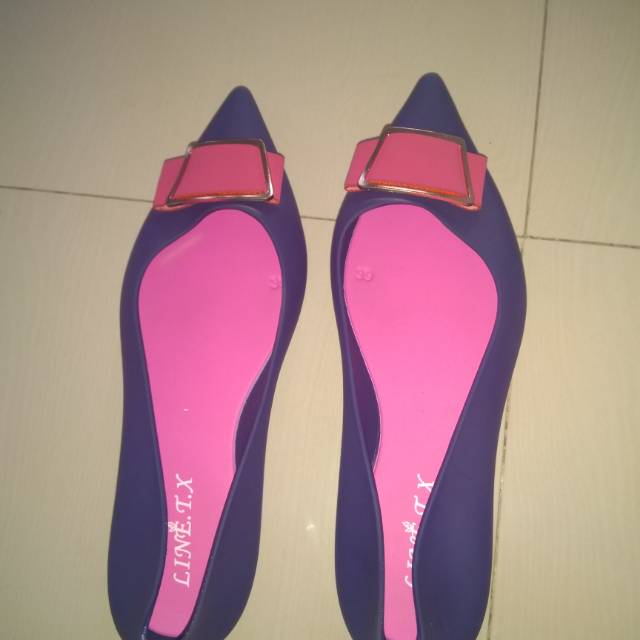 Sepatu Jelly lentur lancip