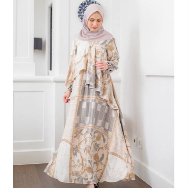 Rumi dress wearing klamby