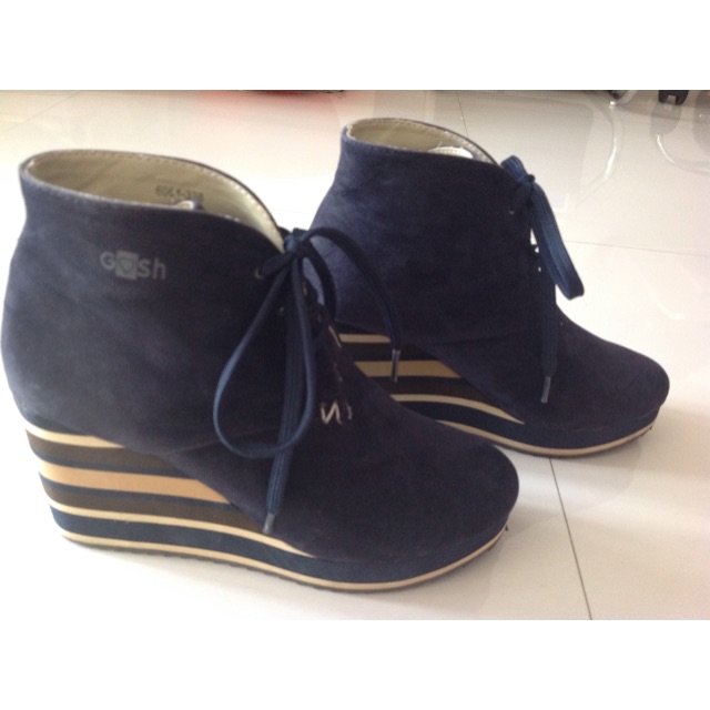 Sepatu Ankle boots Gosh warna biru dongker