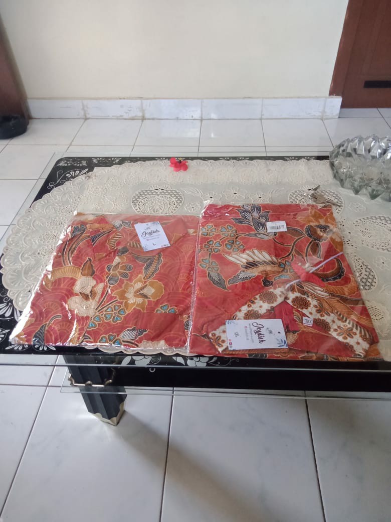 1007 Batik Sarimbit Burung Merak Merah - Baju Couple Pasangan Serasi Modern Size Kecil Besar S-5xl