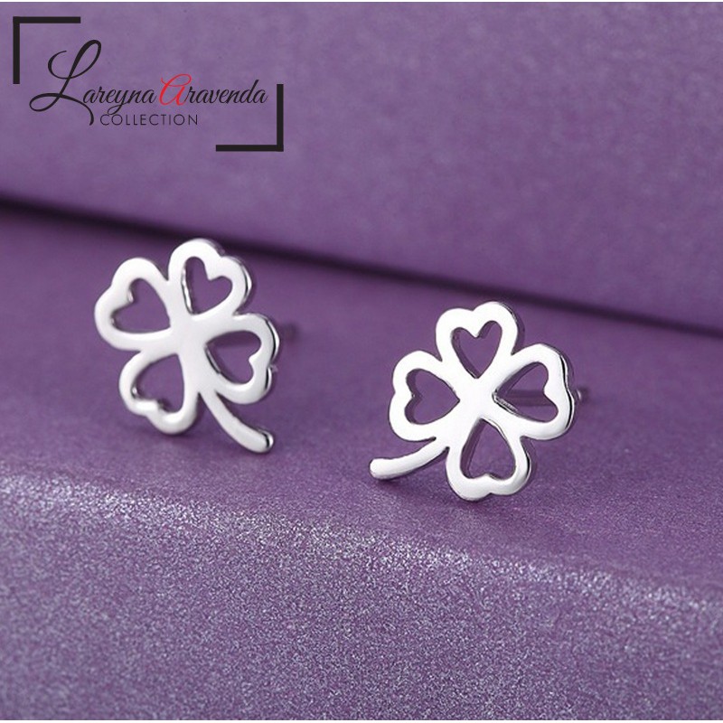 Anting Wanita Titanium Motif Clover Anti Karat Non Alergi AT042