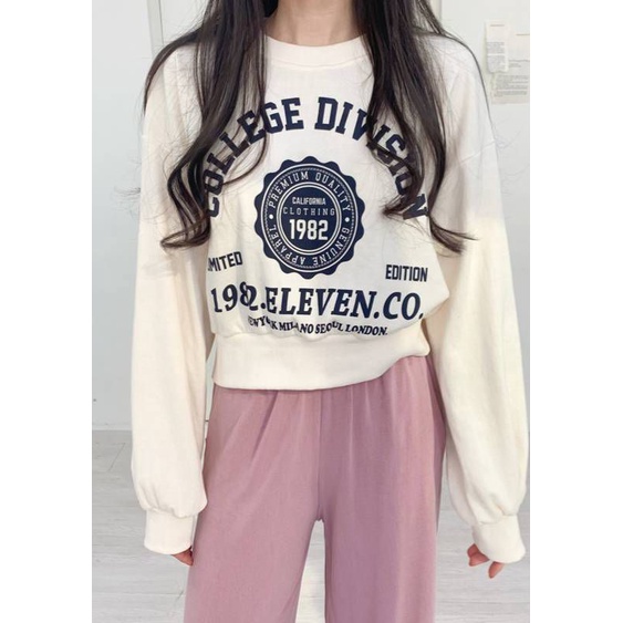 COLLEGE DIVISION CROOPE Sweater Crewneck Oblong Oversize Outerwear Wanita Fashion Terkini Korean Style