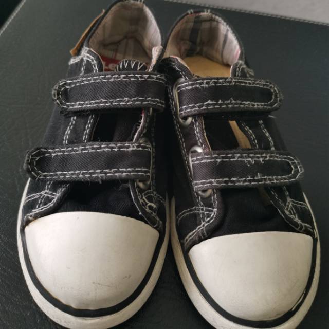 Sepatu anak Levis second preloved bekas