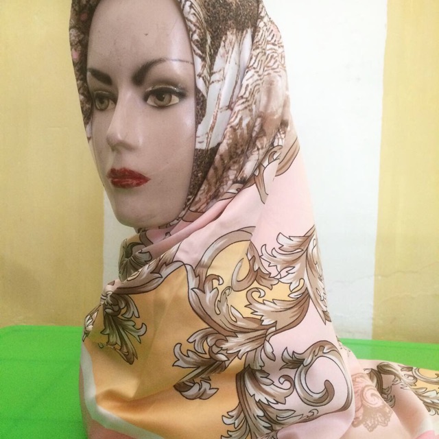 Hijab Satin Motif
