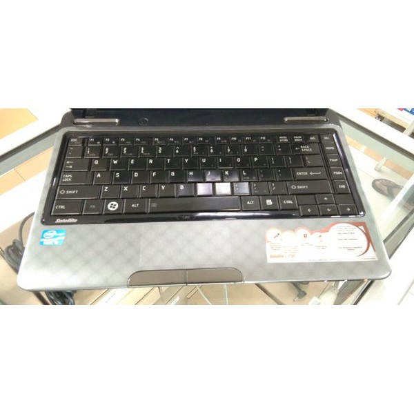 Laptop toshiba L735 core i3 masih mulus