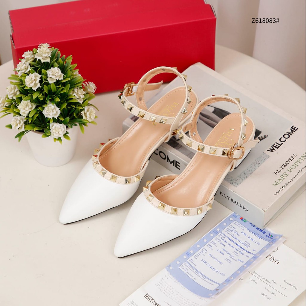 V Rockstud Pump  Z618083