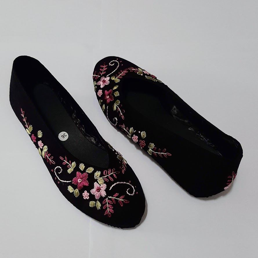 etnik fashion sepatu wanita flat slip on sulam hitam