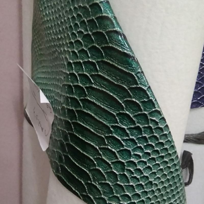 Bahan Kulit Sintetis/Kulit imitasi motif ular