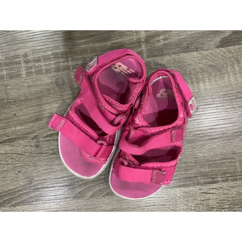 sepatu sandal anak preloved original NEw balance