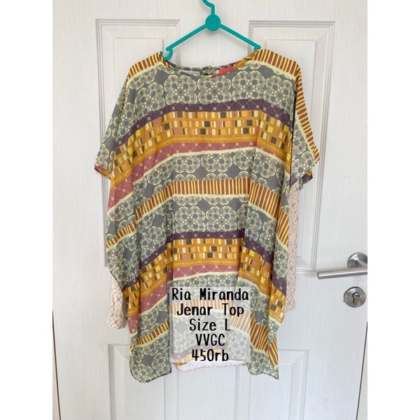 Jenar Top Ria Miranda