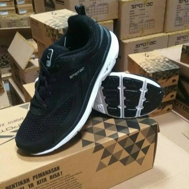 Sepatu spotec romans black white