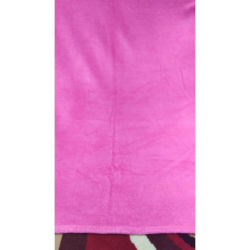 Selimut bulu polos warna pink