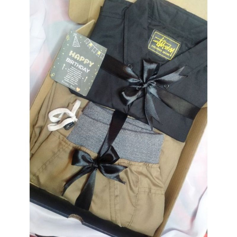 KADO ULANG TAHUN PRIA, HAMPERS KEMEJA,CELANA CHINO PRIA,KADO PACAR ULANG TAHUN