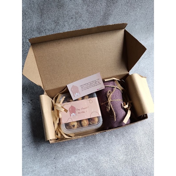 

MINI HAMPERS / EID HAMPERS