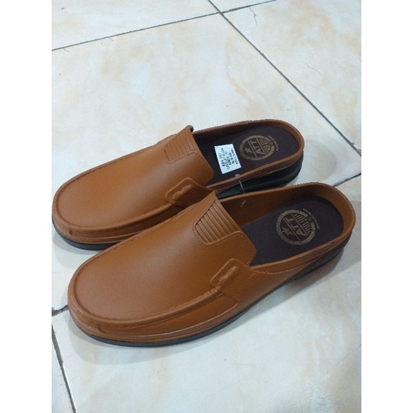 SEPATU SENDAL SLOP PRIA KARET
