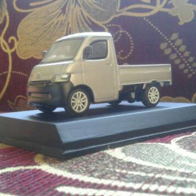 Miniatur Diecast Mobil Daihatsu Granmax Pickup Full Interior Skala 43