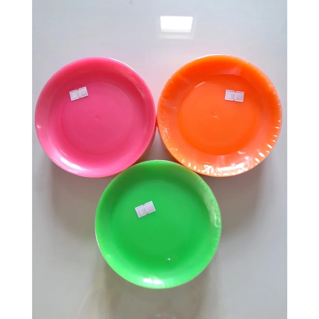 Lepek Piring Plastik