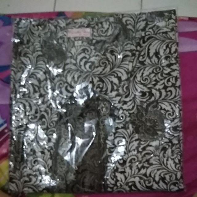 Kemeja Batik / Baju Batik / Kemejabatik Motif Lili Gold / Sepatu Navy / Jalar Hitam / Toraja Merah