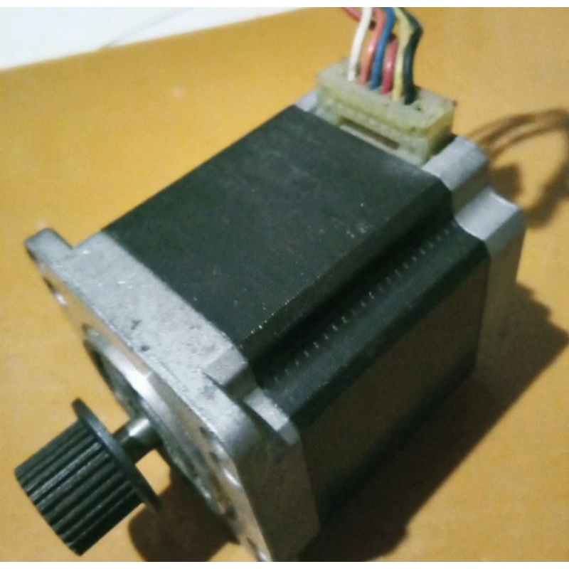 stepper Motor Sanyo denki 3'25ampera original mantap