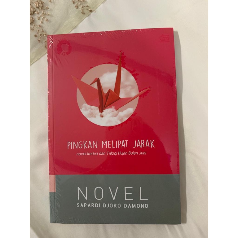 Pingkan Melipat Jarak - Sapardi Djoko Damono