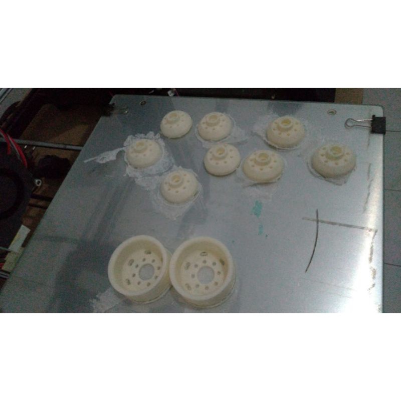 pelek dengan tromol miniatur truck skala 10 truk lokal