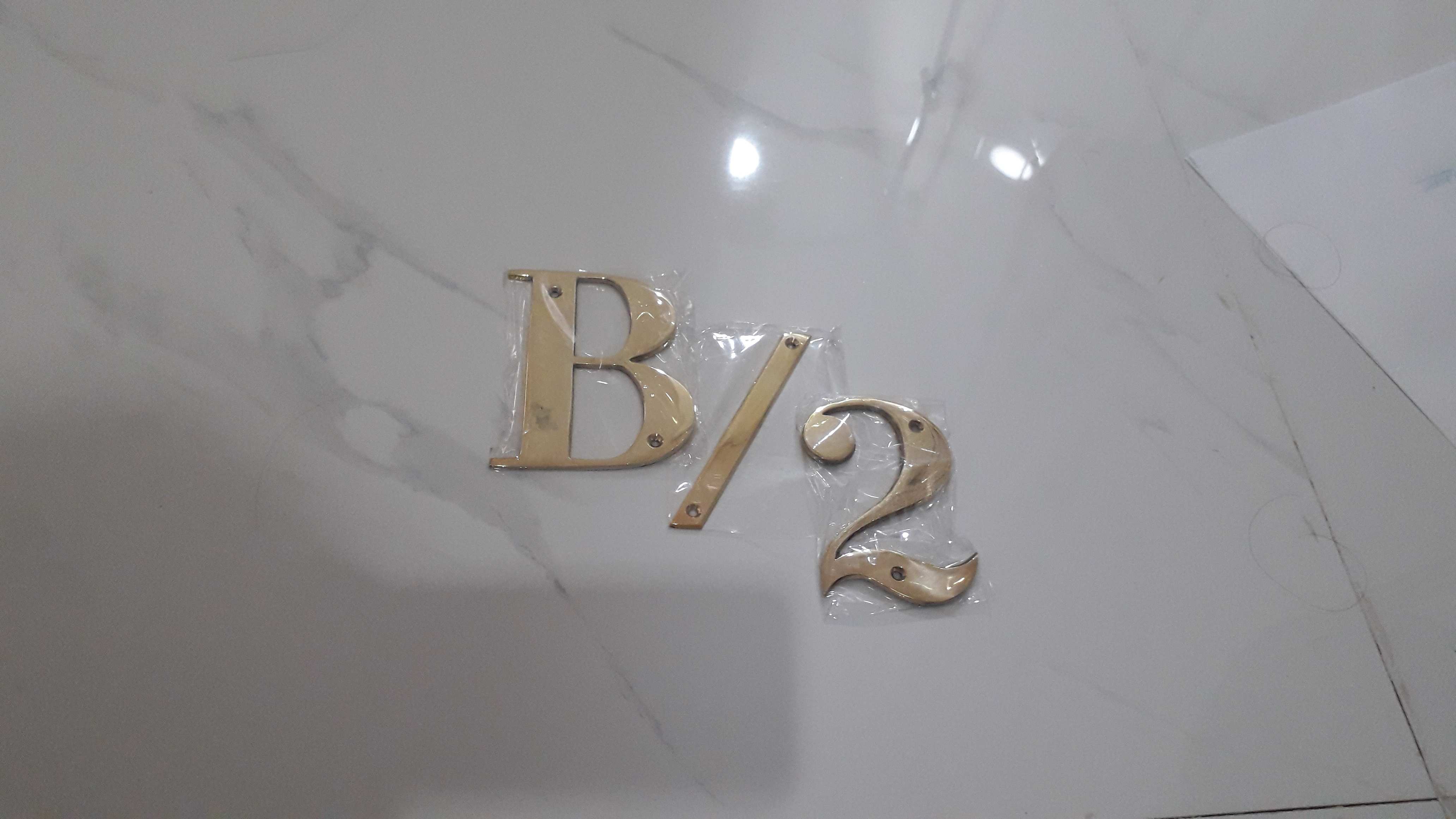 4 Huruf Jalan Villa Toko Usaha Kuningan / Brass Alphabet - Koleksi Huruf Klasik Kapital / Besar