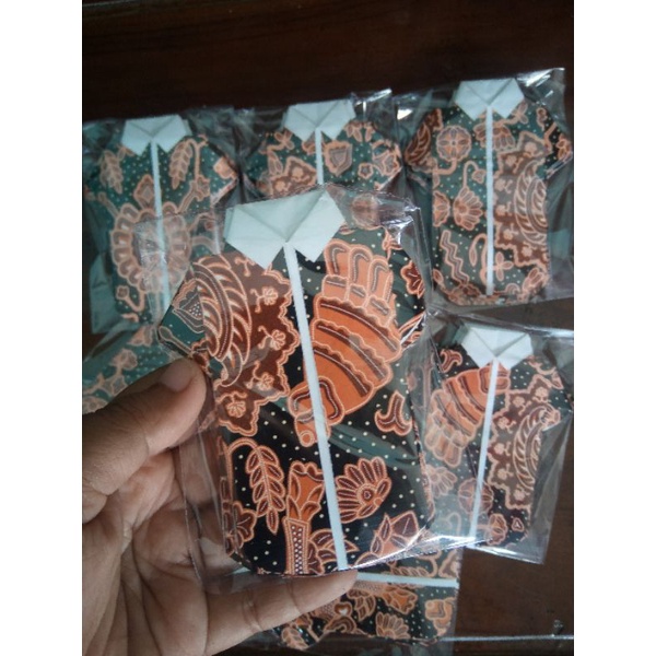 

1 pak (isi 8) amplop lebaran model baju