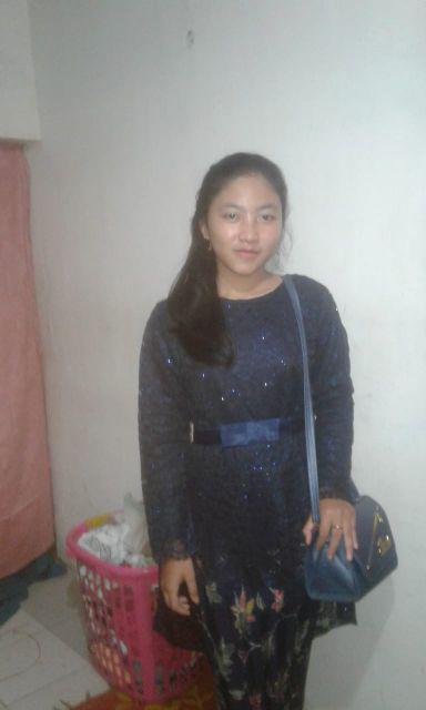 Stelan Kebaya Delika Brukat Kombi Rok Instan Plisket Batik