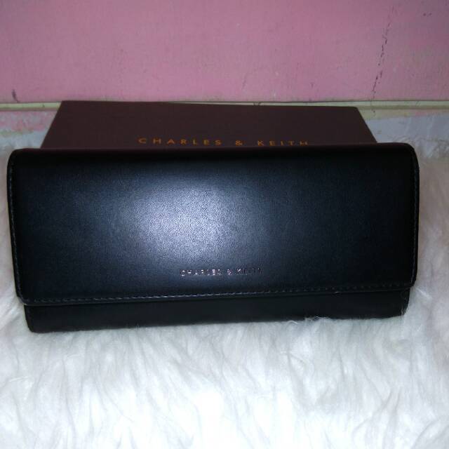 CHARLES & KEITH WALLET