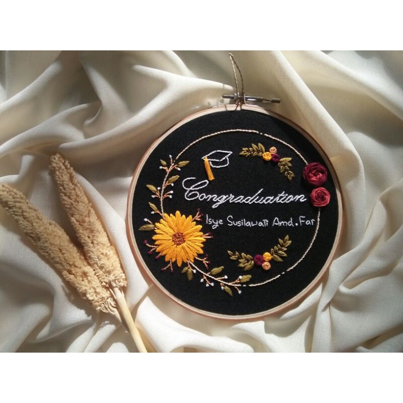 Hoop Art Embroidery/ Custom Embroidery/ Gift Box/ Kado Wisuda/ Kado Unik/ Wedding