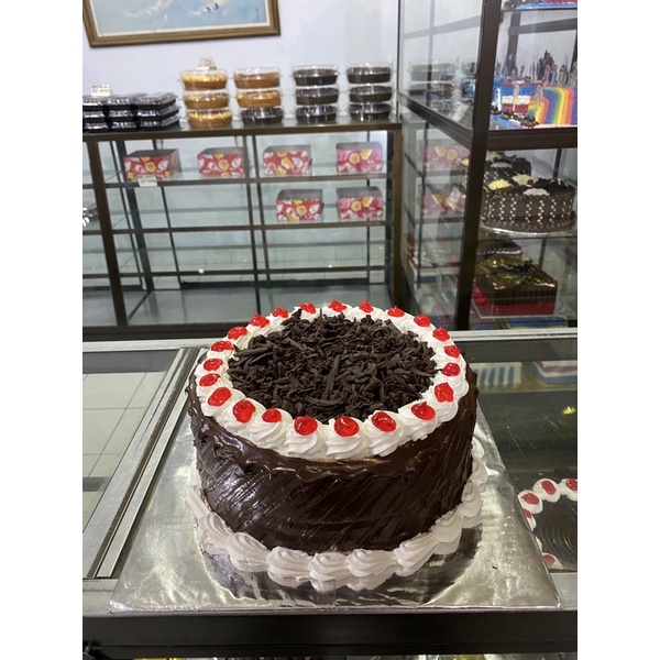 

KUE TART LAPIS SURABAYA UKURAN 22 CM MODEL 2