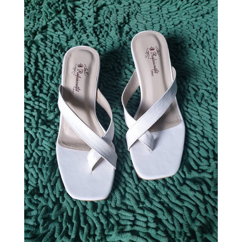 sandal sisil putih 5cm tahu