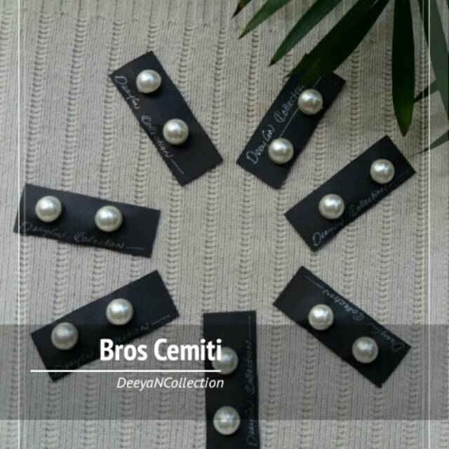 Bros Mutiara Bulat Setengah Lingkaran