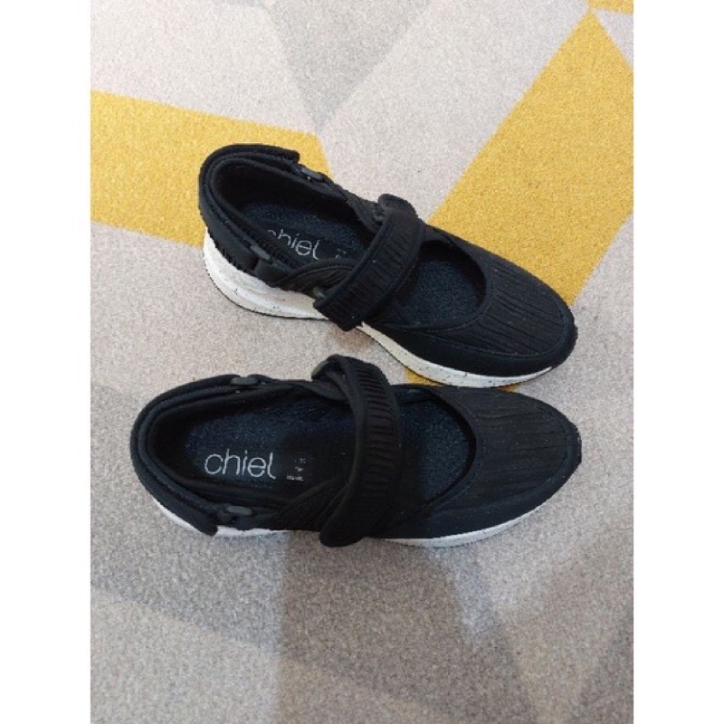 sepatu chiel